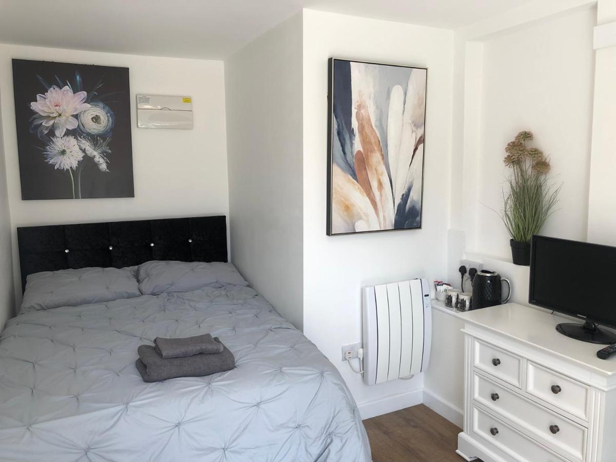 Lovely Modern Decorated 1 Bed Studio นิวพอร์ต ภายนอก รูปภาพ